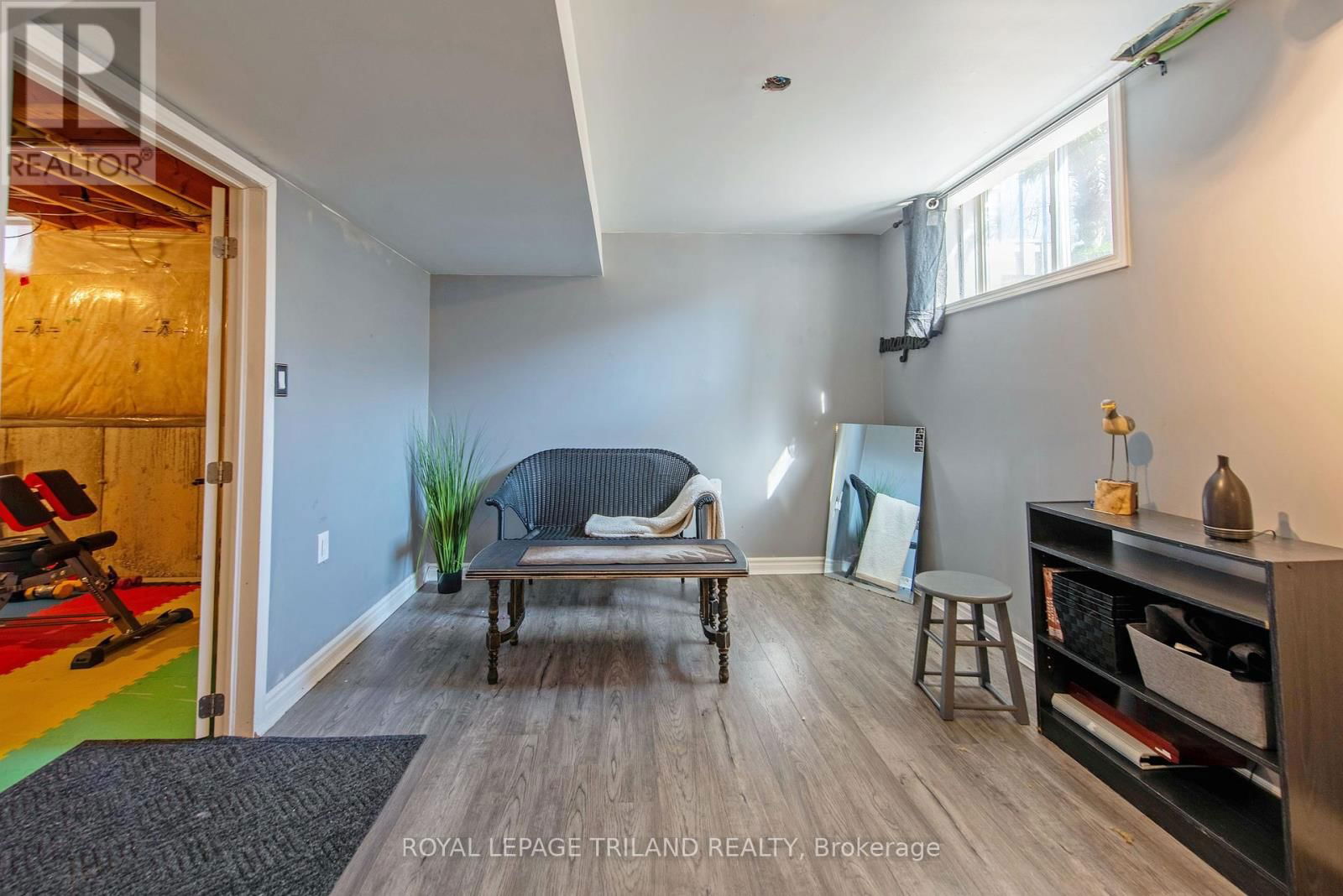 48 MEADOWOAK CRESCENT Image 32