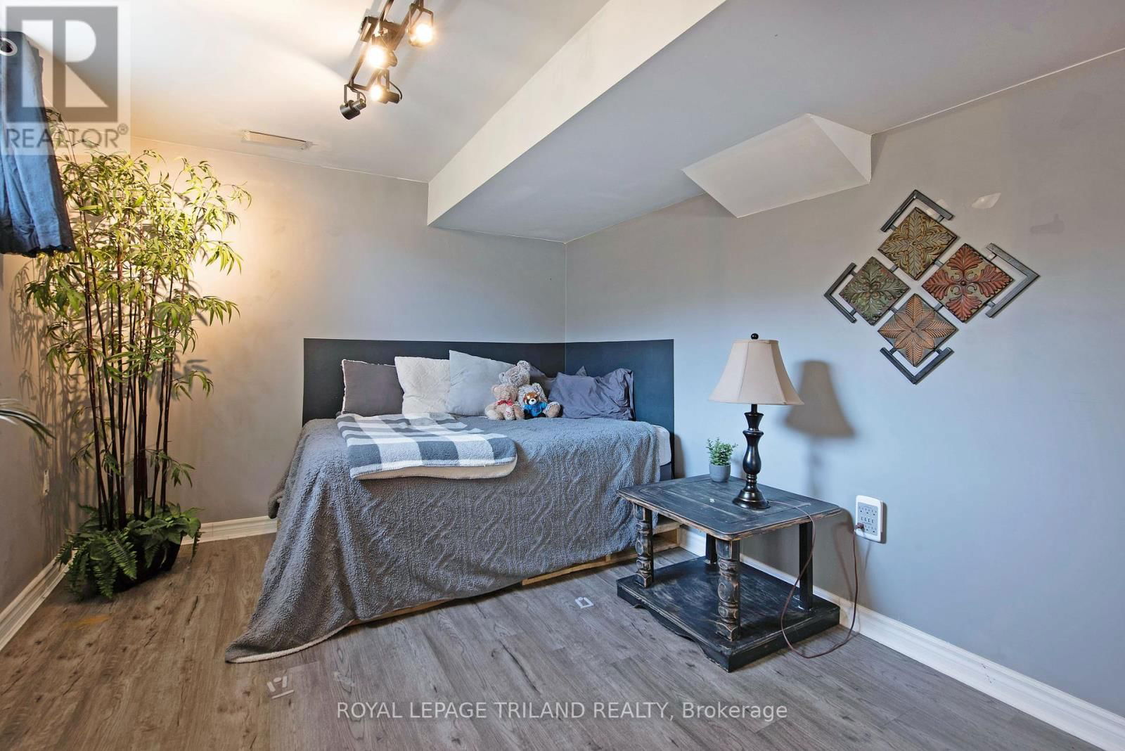 48 MEADOWOAK CRESCENT Image 33