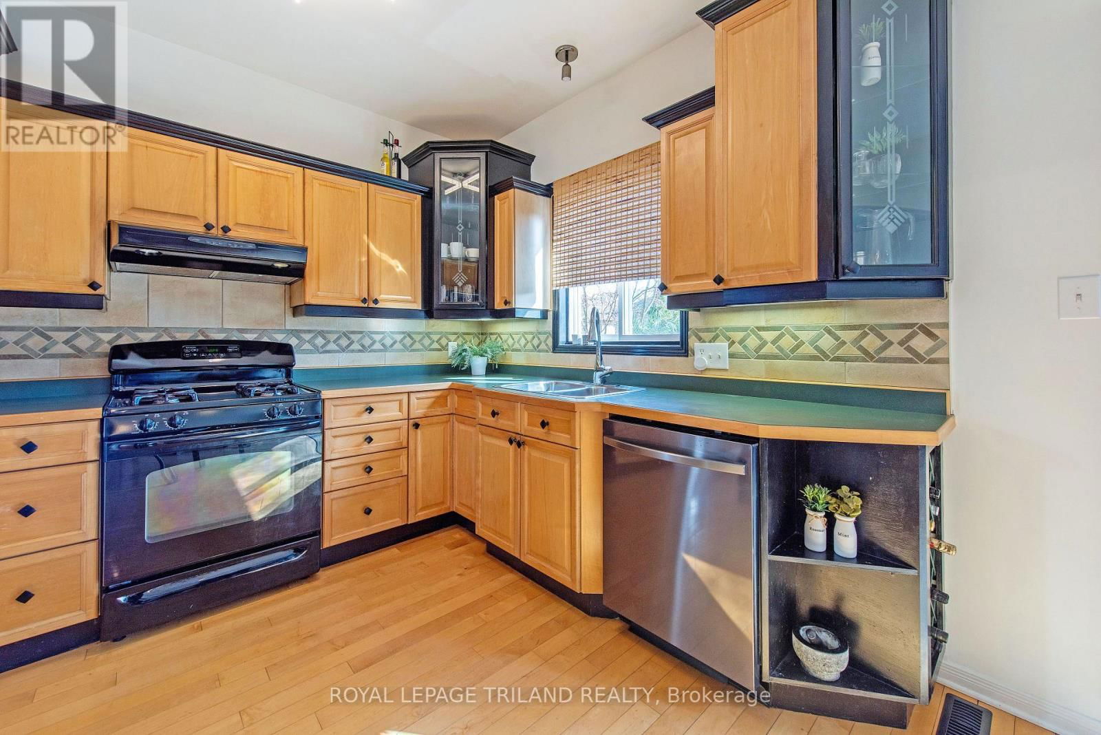 48 MEADOWOAK CRESCENT Image 9