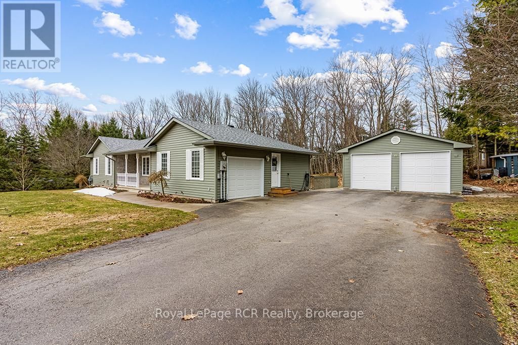 107 MAPLE RIDGE CRESCENT Image 3