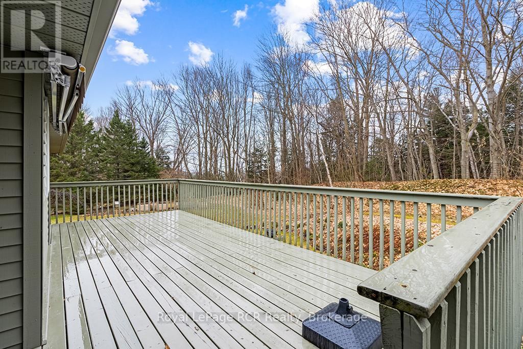 107 MAPLE RIDGE CRESCENT Image 36