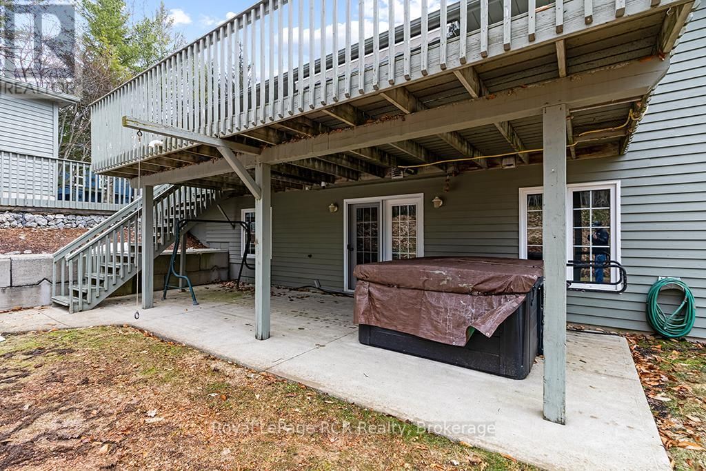 107 MAPLE RIDGE CRESCENT Image 38