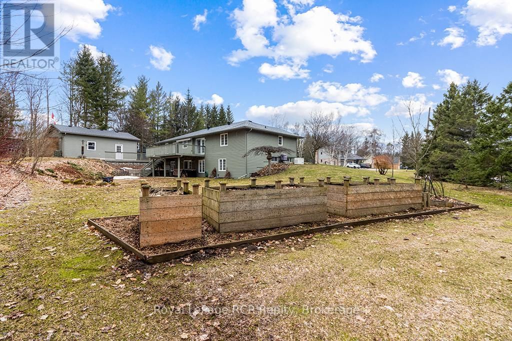 107 MAPLE RIDGE CRESCENT Image 4