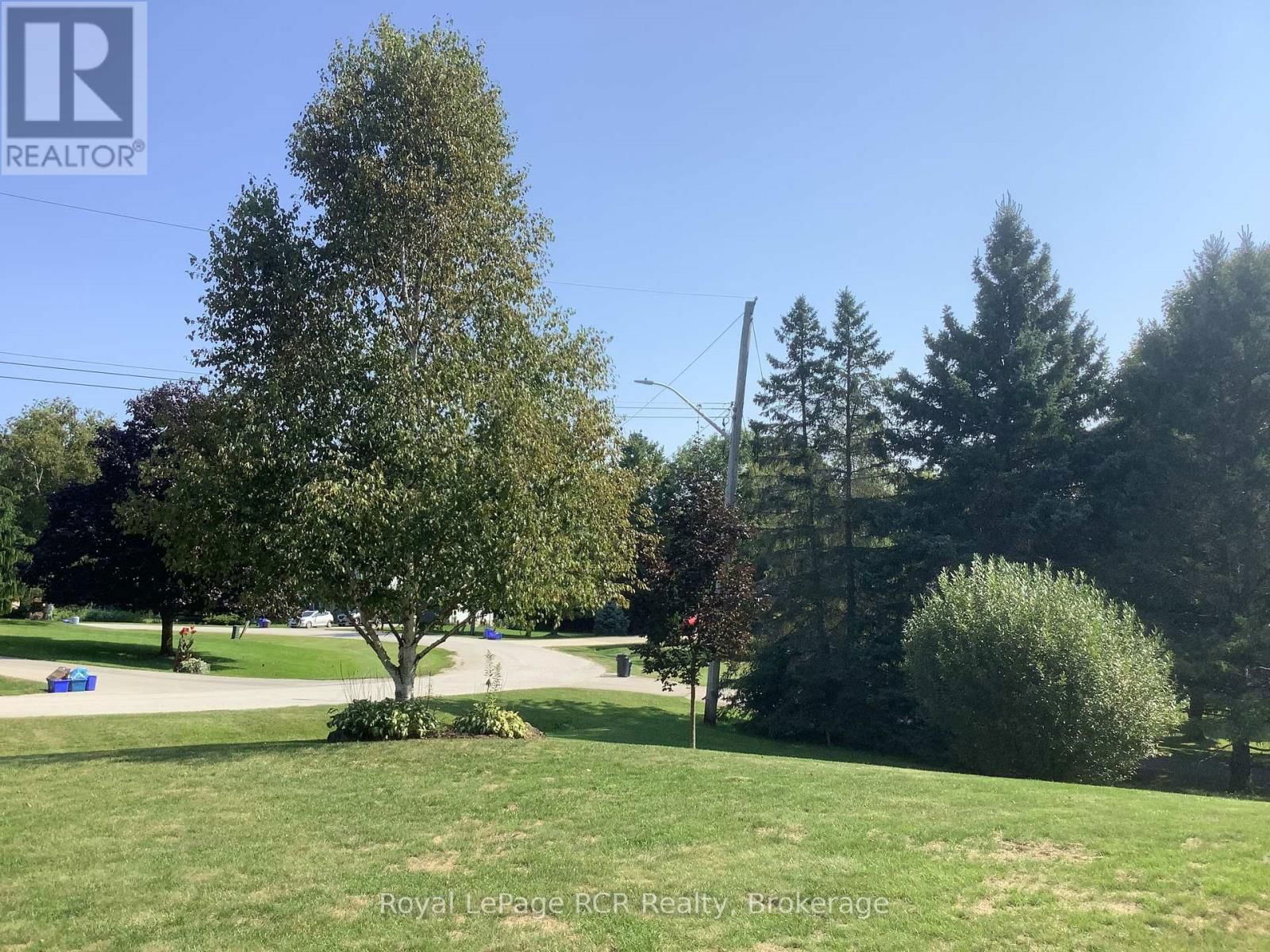 107 MAPLE RIDGE CRESCENT Image 43