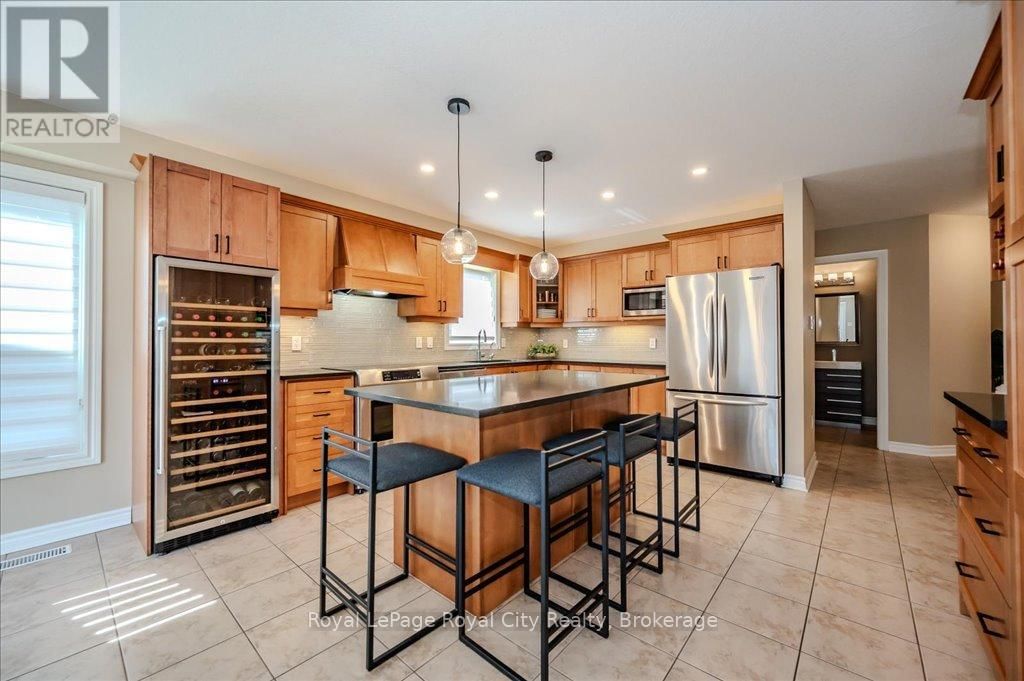 16 HALL AVENUE Image 14
