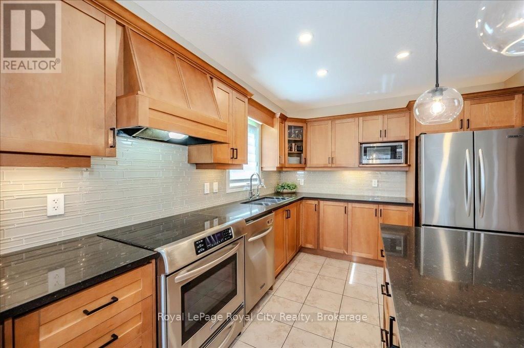 16 HALL AVENUE Image 15