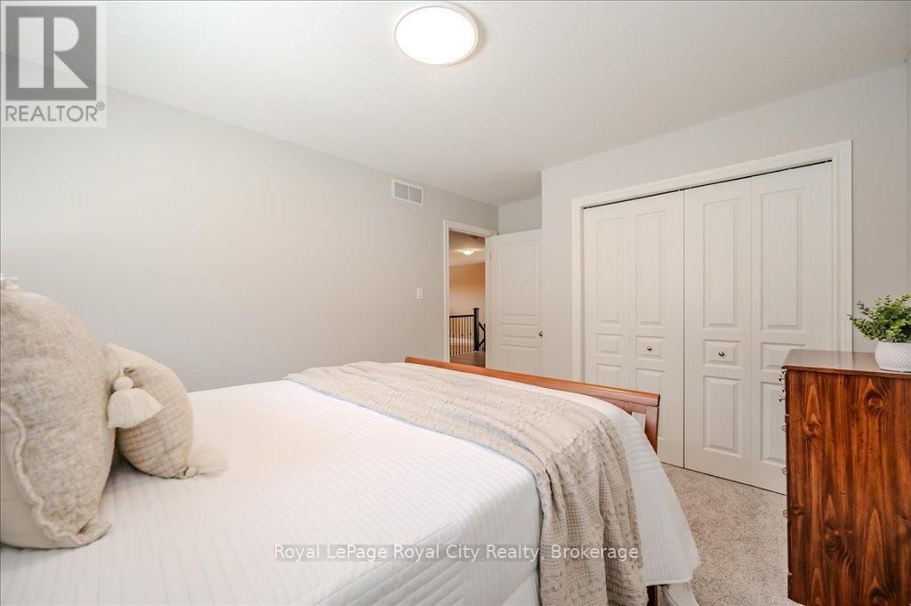 16 HALL AVENUE Image 28