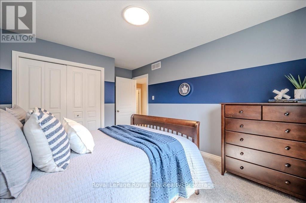 16 HALL AVENUE Image 31