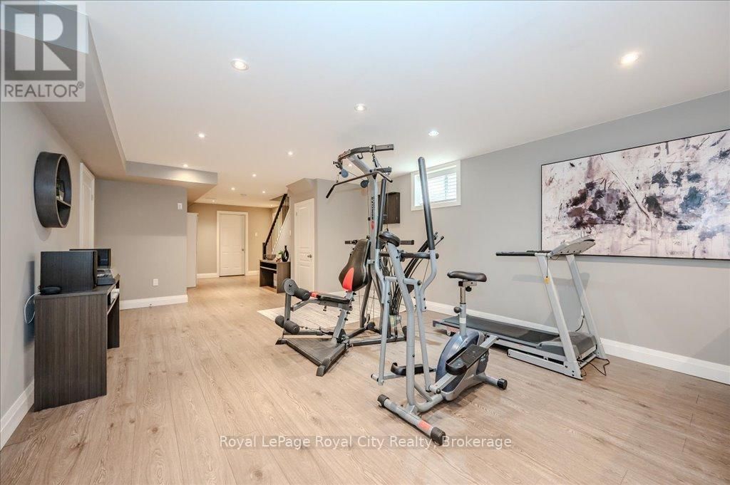 16 HALL AVENUE Image 35