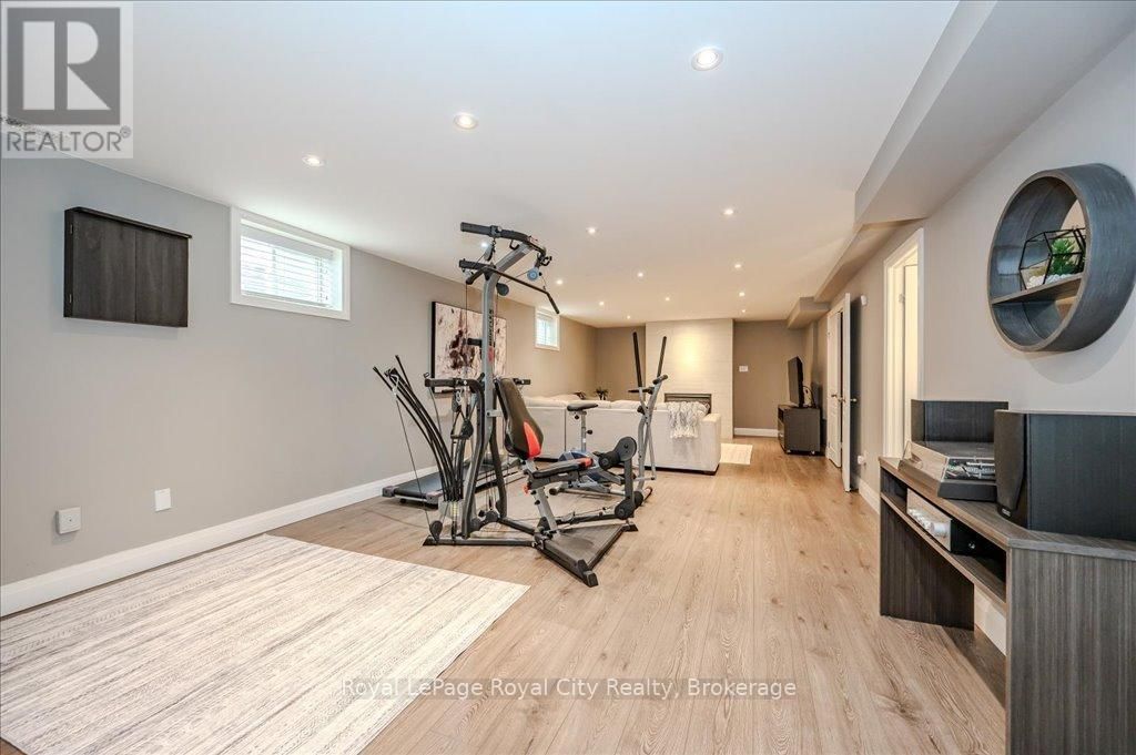 16 HALL AVENUE Image 36
