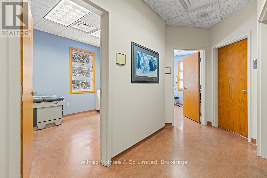 368 COLLEGE ST NORTH Image 1