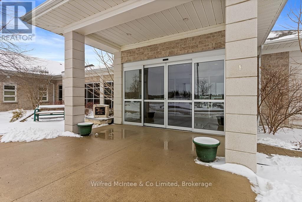368 COLLEGE ST NORTH Image 19