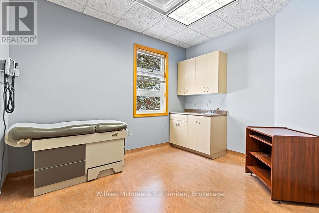 368 COLLEGE ST NORTH Image 7