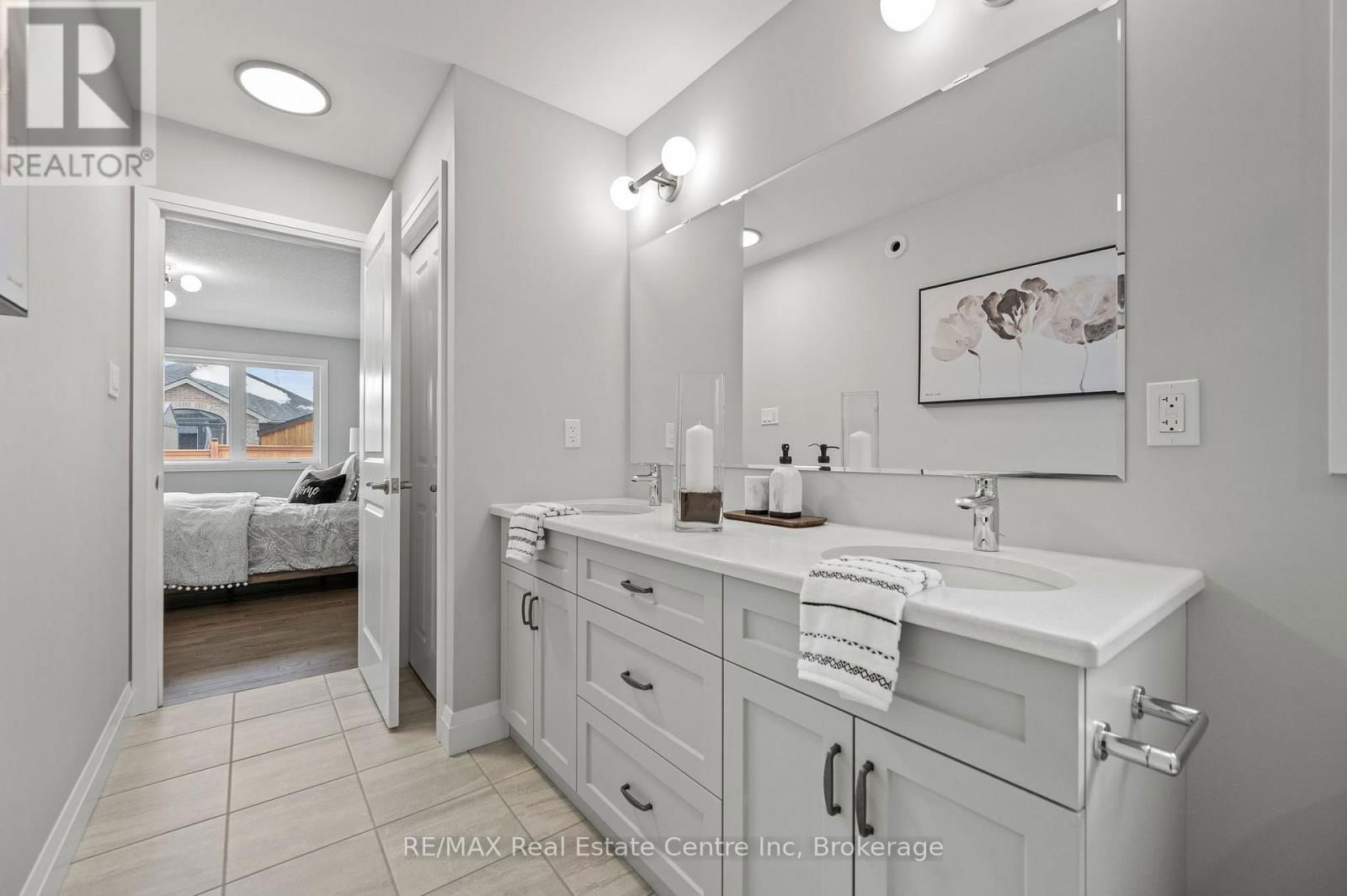 130 STEPHENSON WAY Image 20
