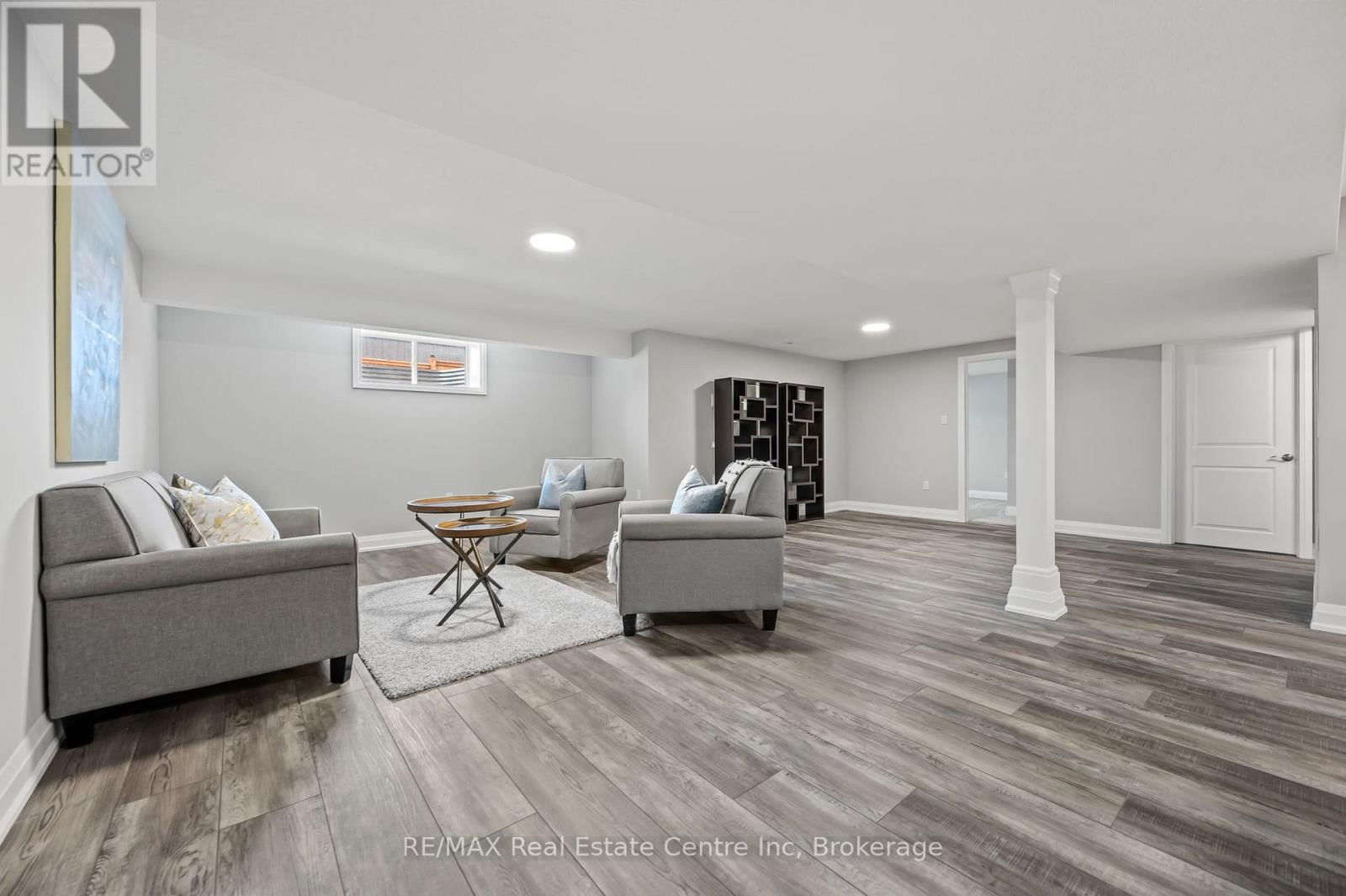 130 STEPHENSON WAY Image 26