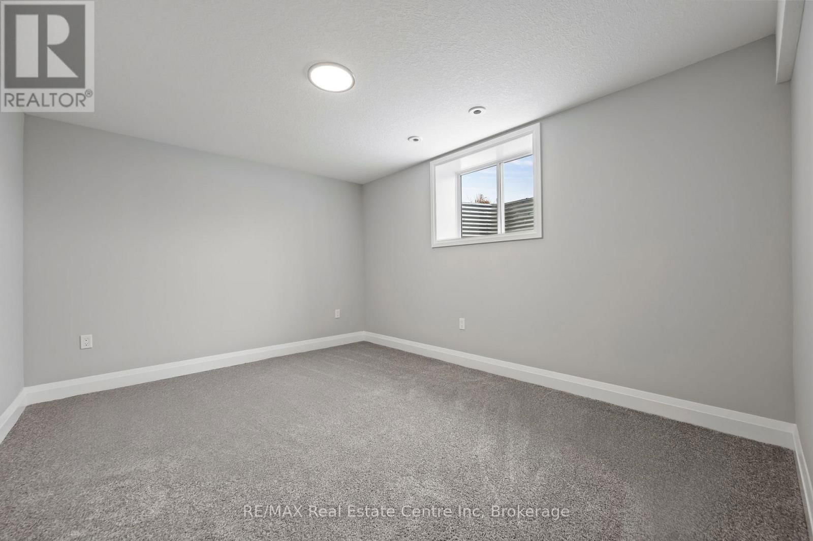 130 STEPHENSON WAY Image 27