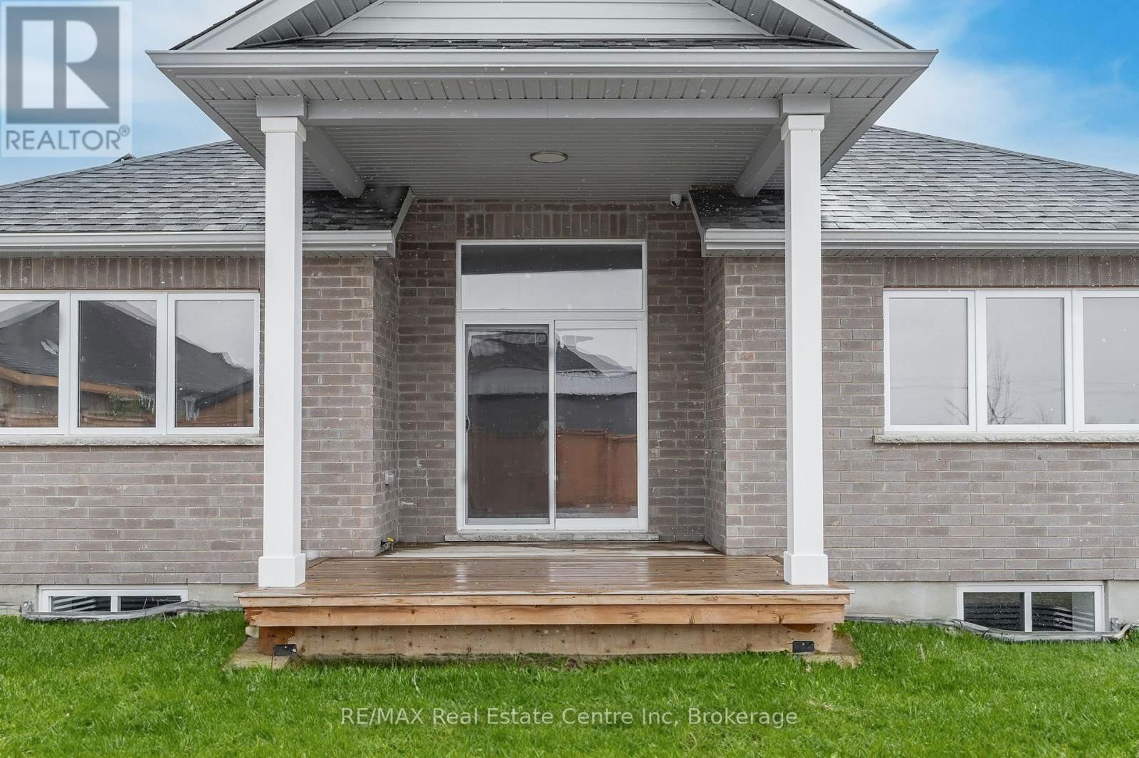 130 STEPHENSON WAY Image 30