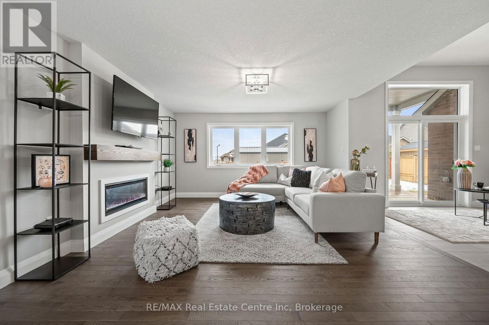 130 STEPHENSON WAY Image 5
