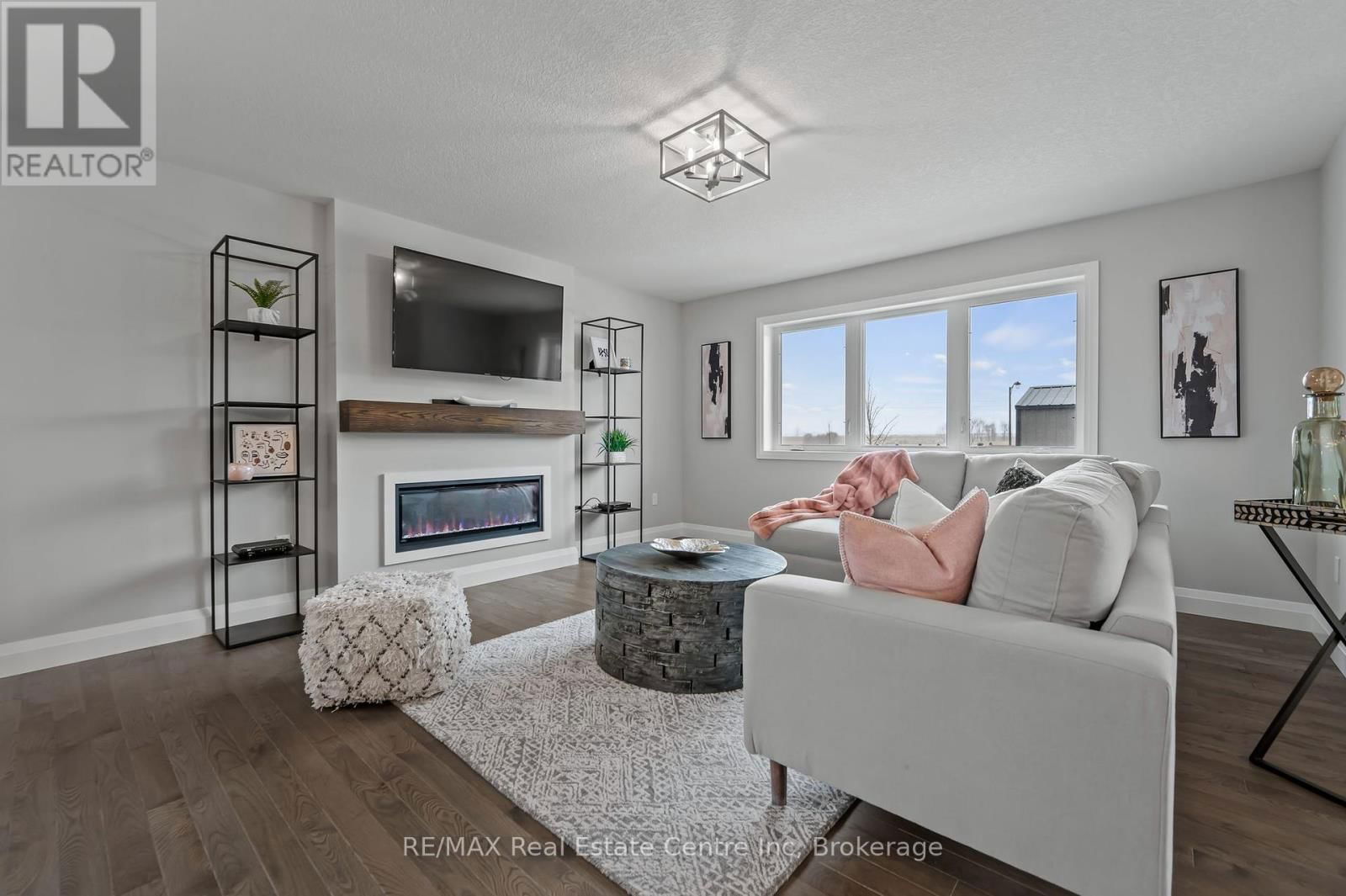 130 STEPHENSON WAY Image 7