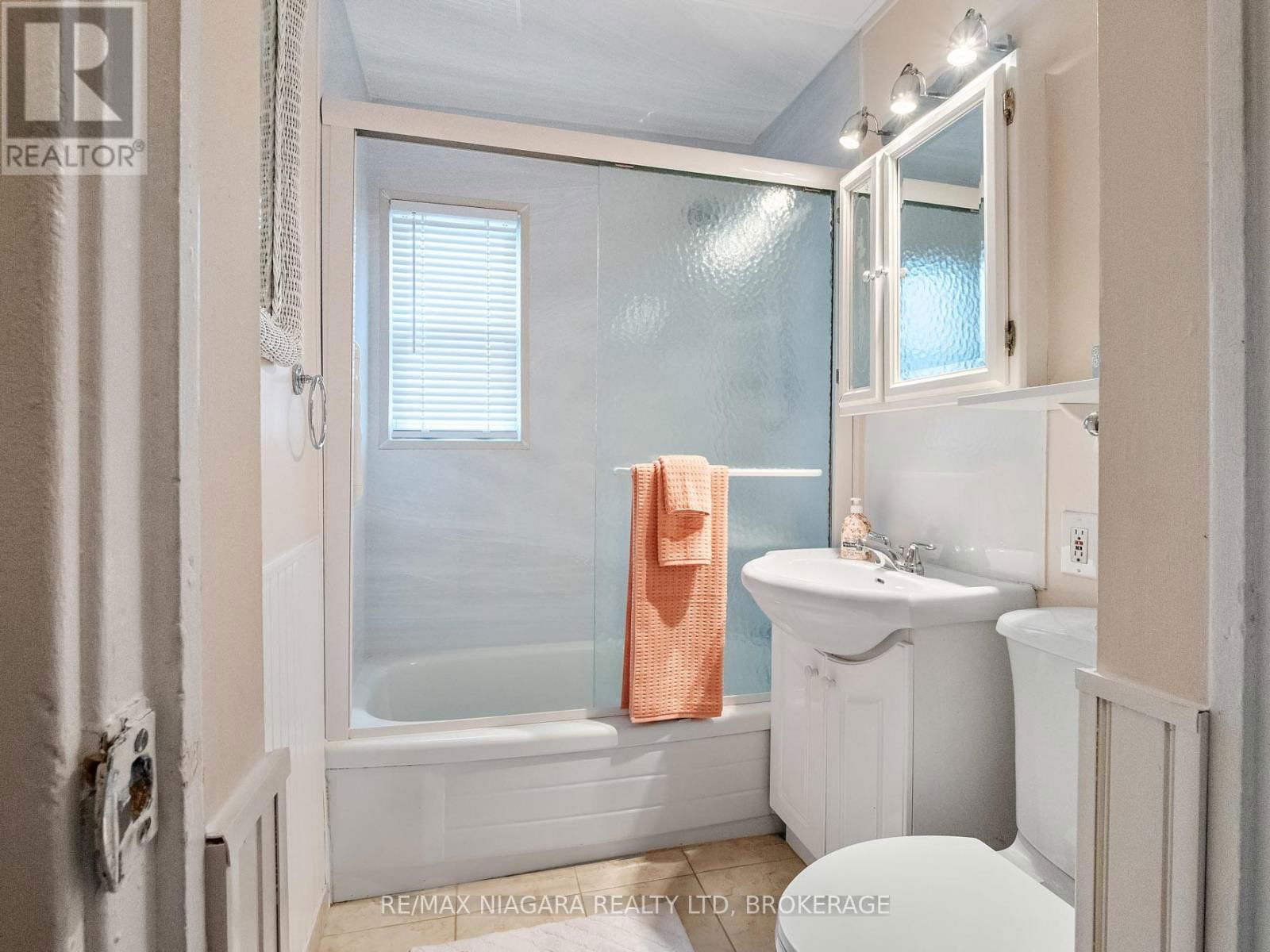 207 GILMORE ROAD Image 12