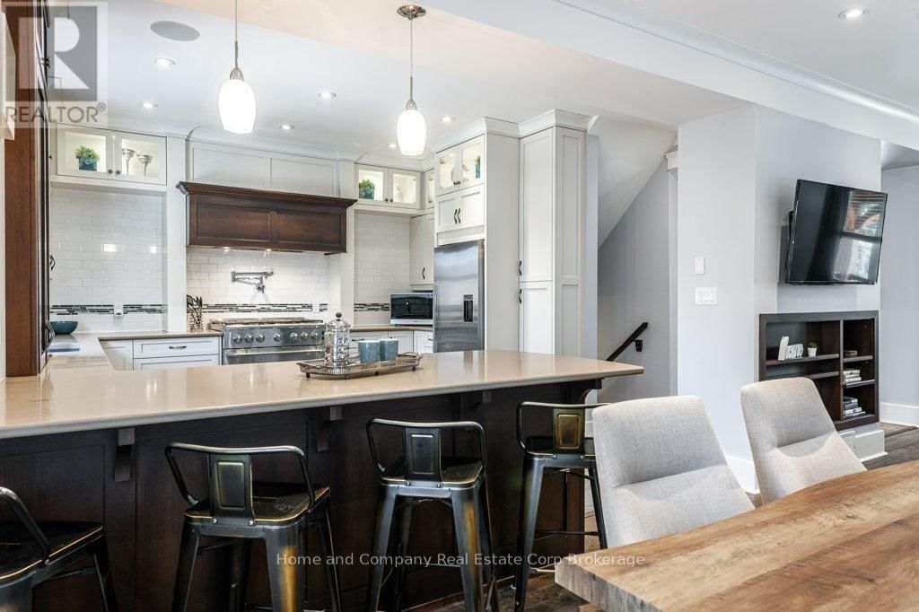 11 DALY AVENUE Image 10
