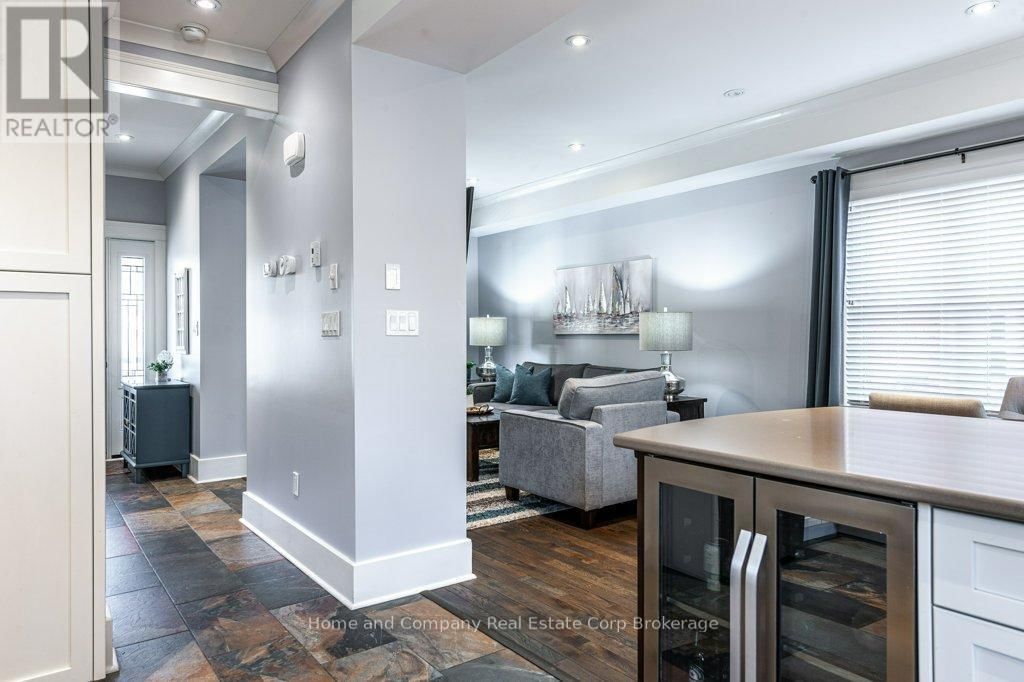 11 DALY AVENUE Image 14