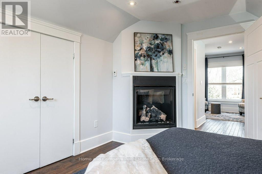 11 DALY AVENUE Image 25