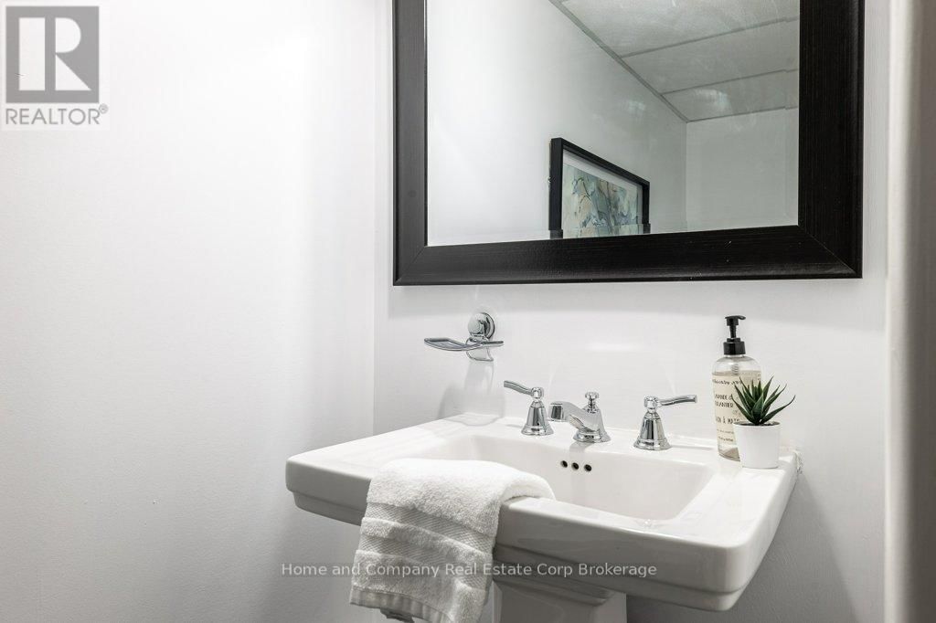11 DALY AVENUE Image 30