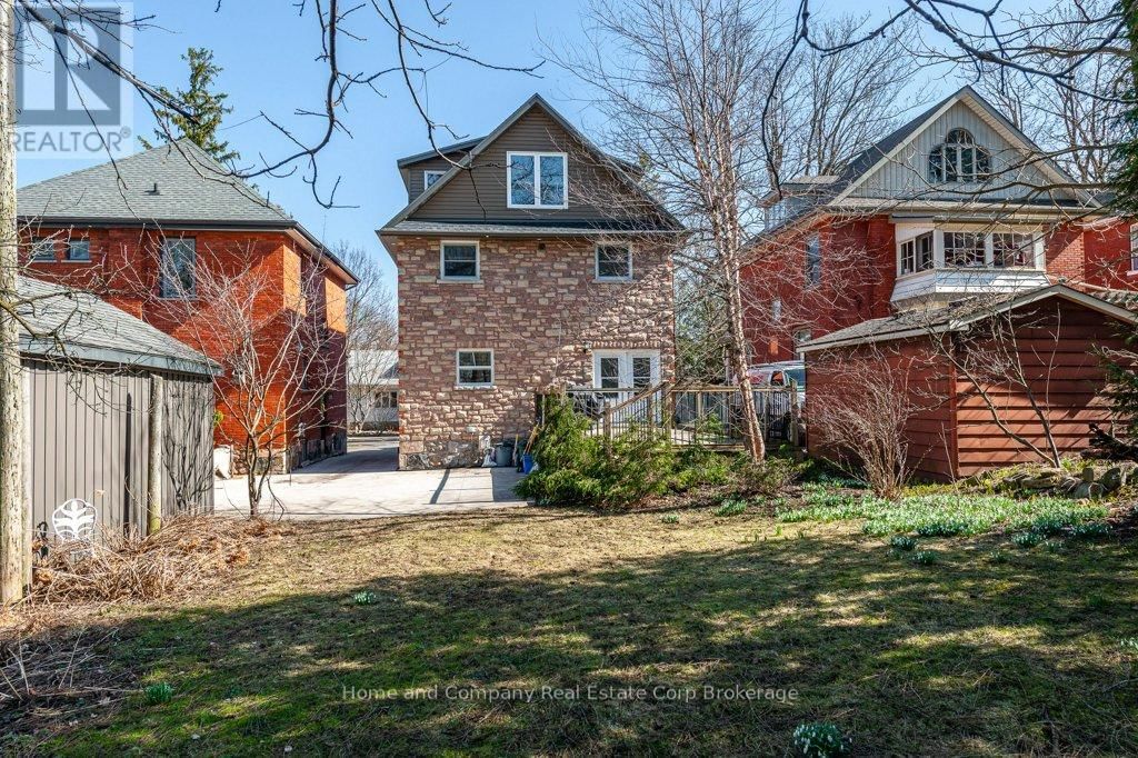 11 DALY AVENUE Image 35