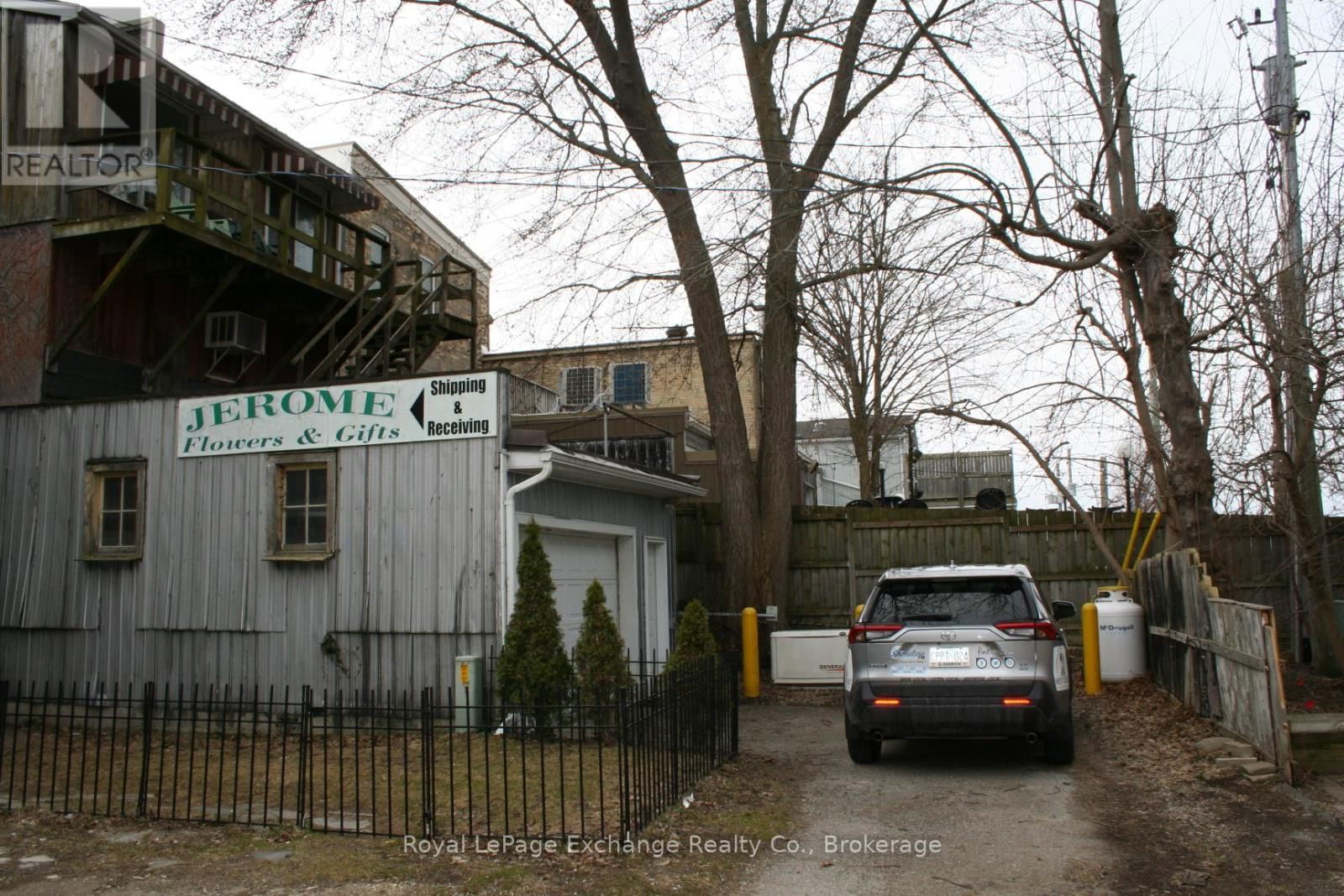 756 QUEEN WEST Image 2