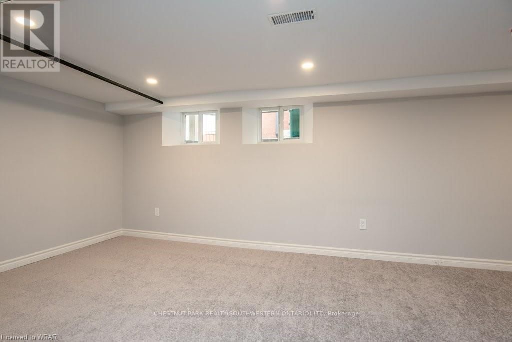 197 PALMER AVENUE Image 32