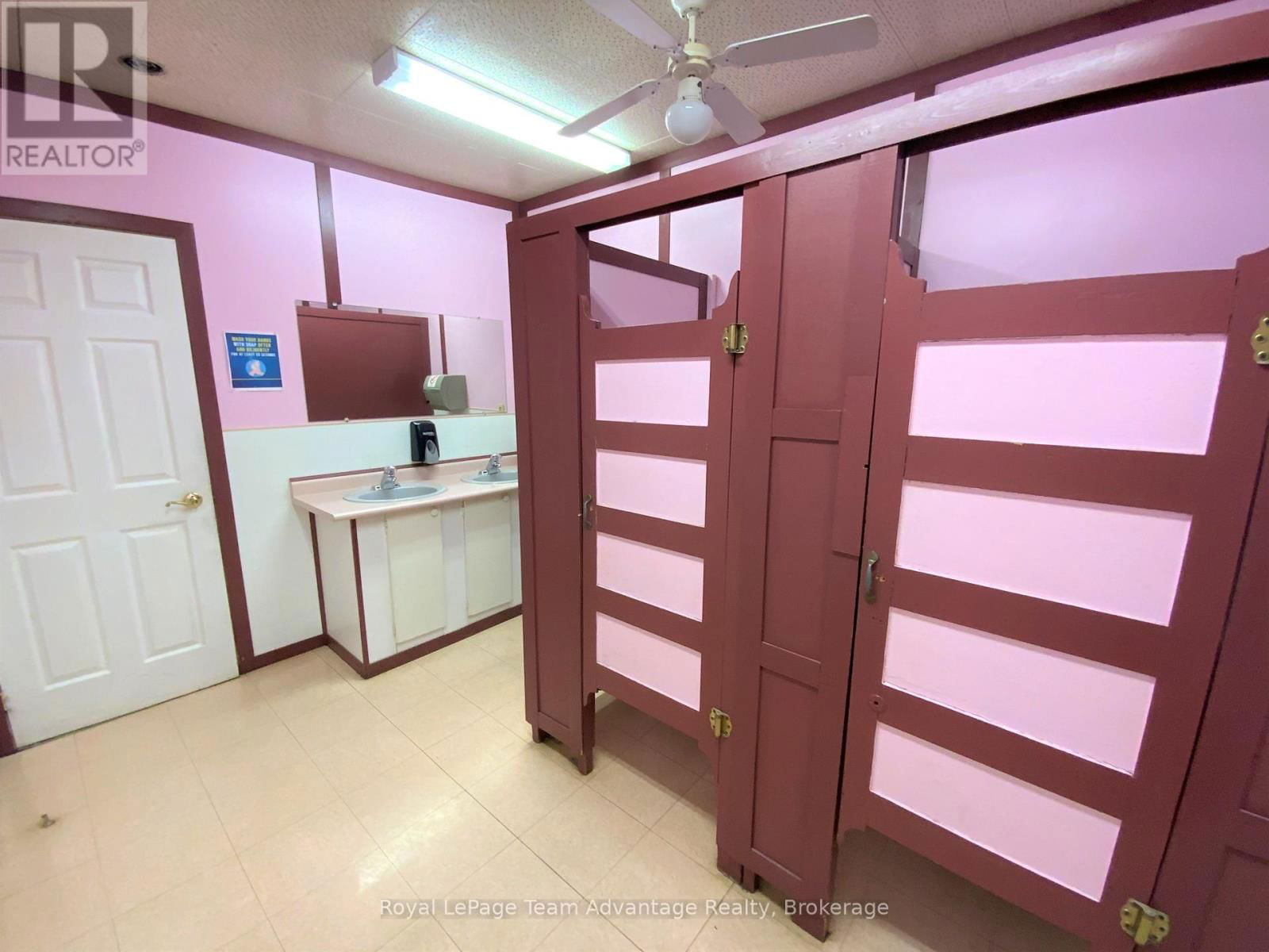 58 BOWES STREET Image 7