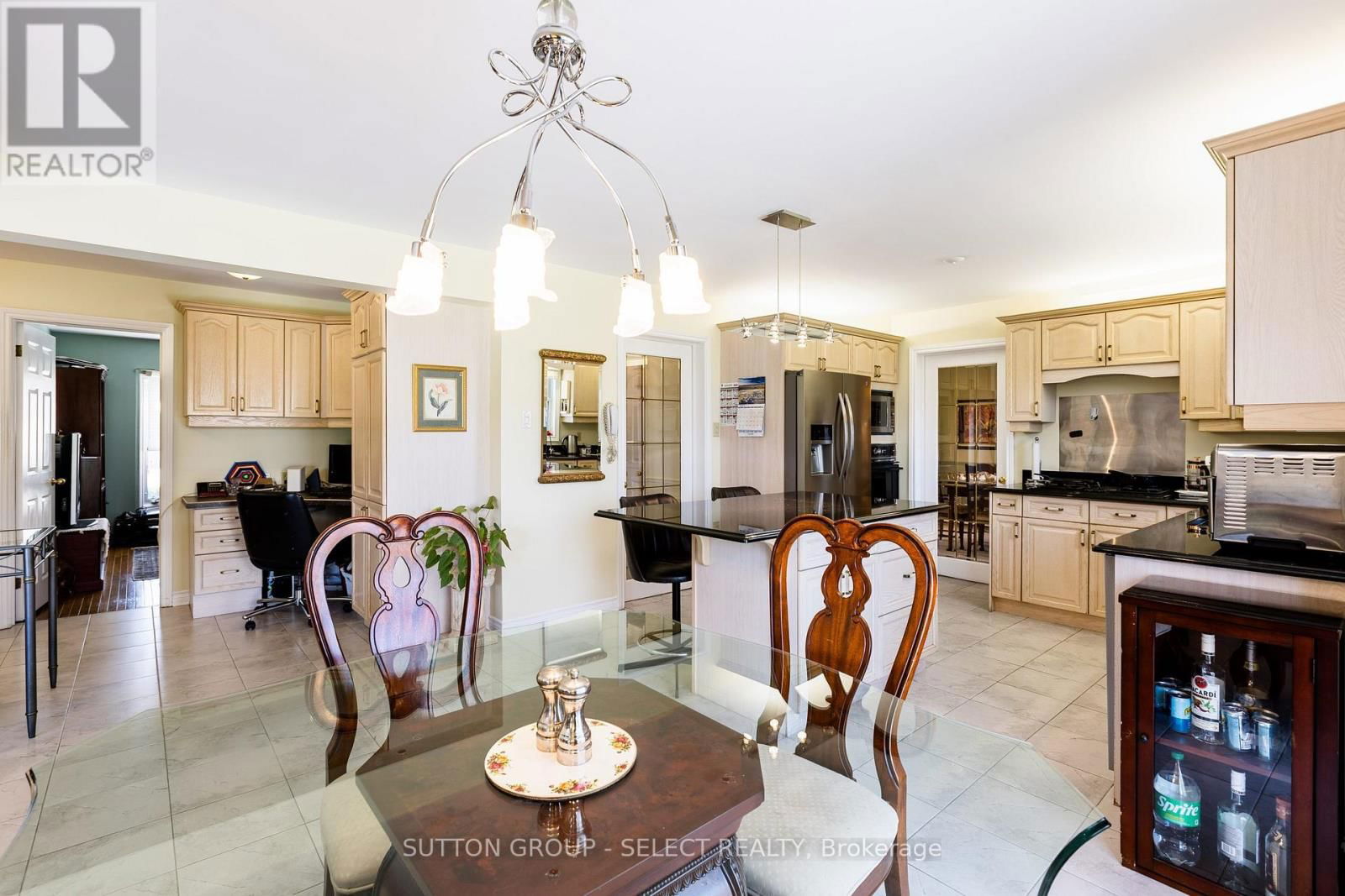 14 NANETTE DRIVE Image 11