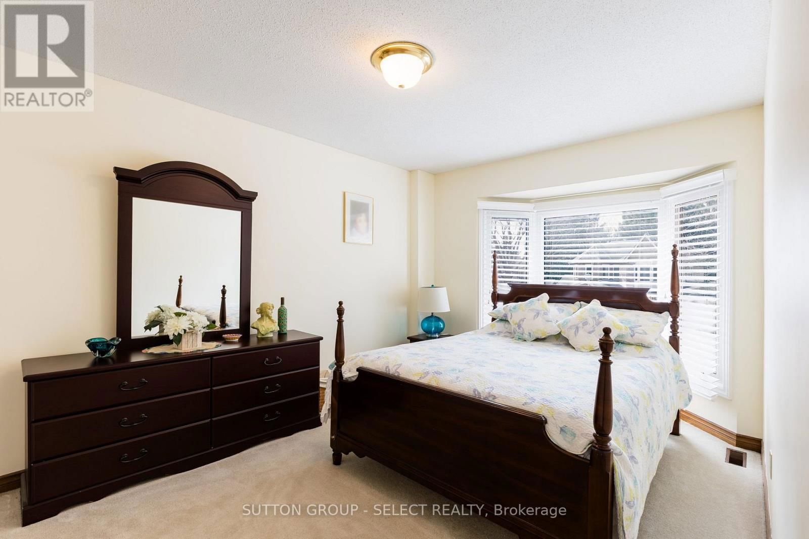 14 NANETTE DRIVE Image 24