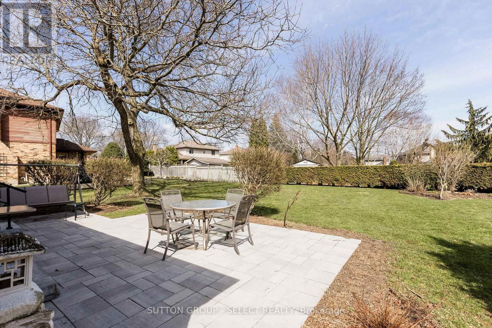 14 NANETTE DRIVE Image 36