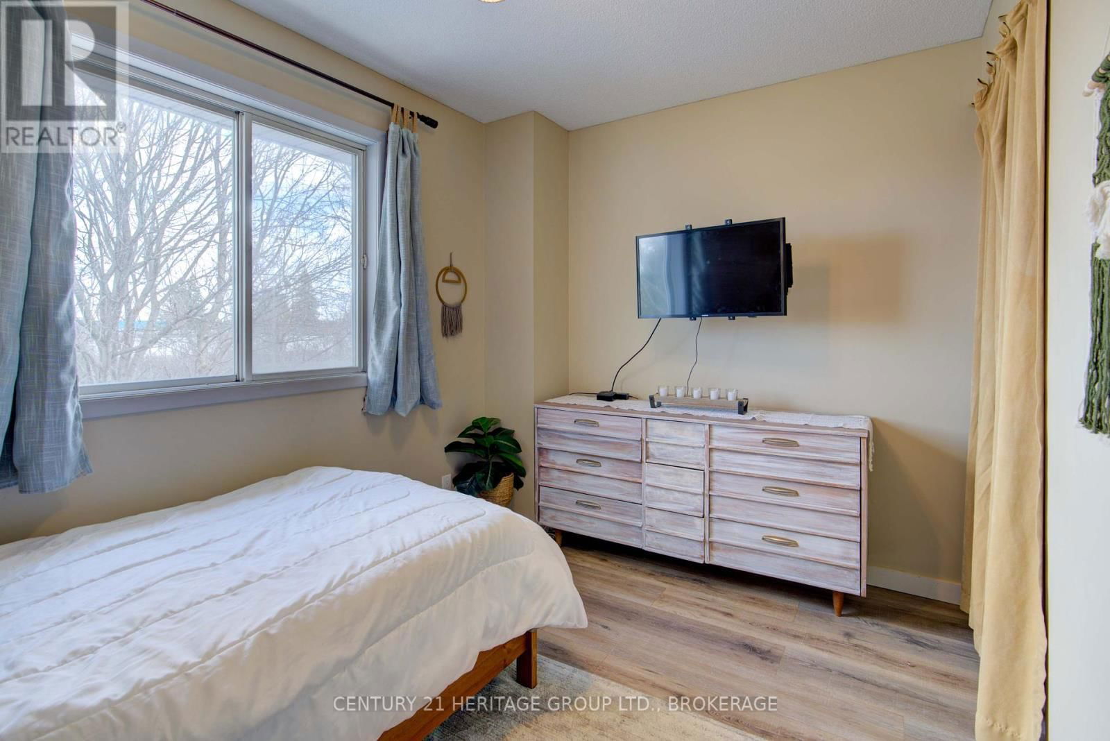 490 GRANDTRUNK AVENUE Image 24