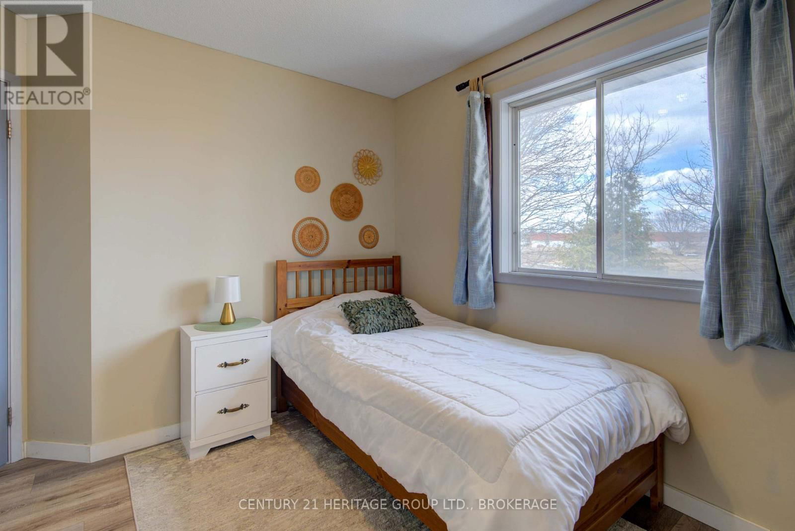 490 GRANDTRUNK AVENUE Image 25