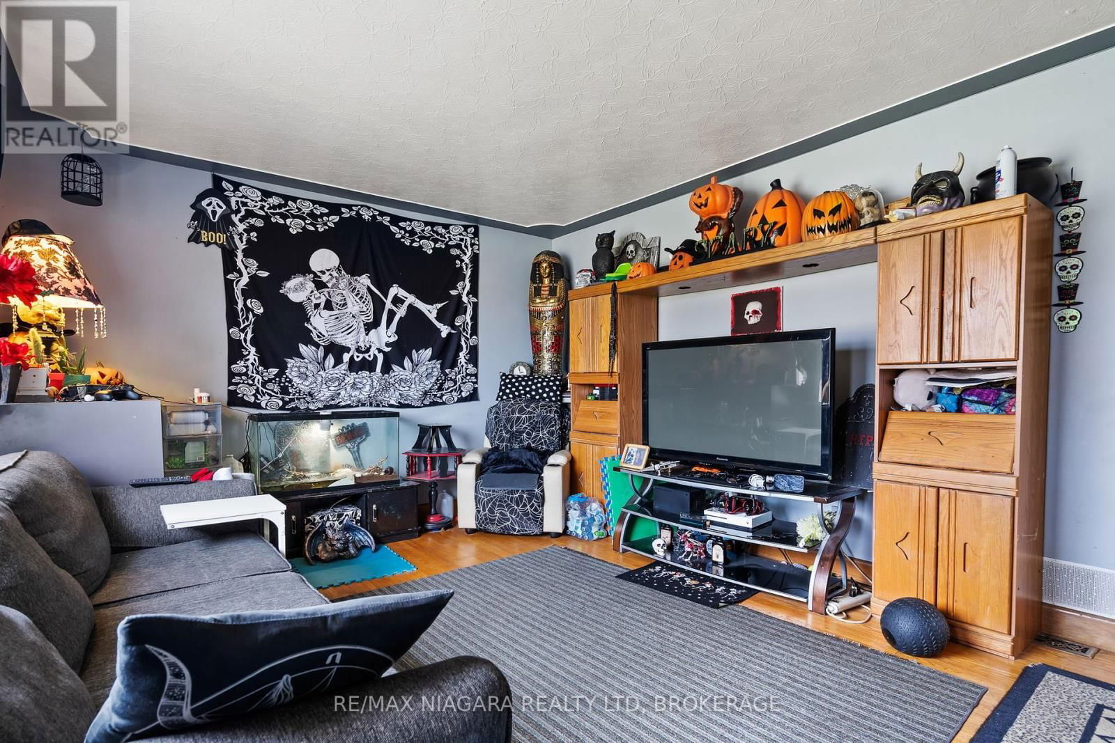 477 BELL STREET Image 10