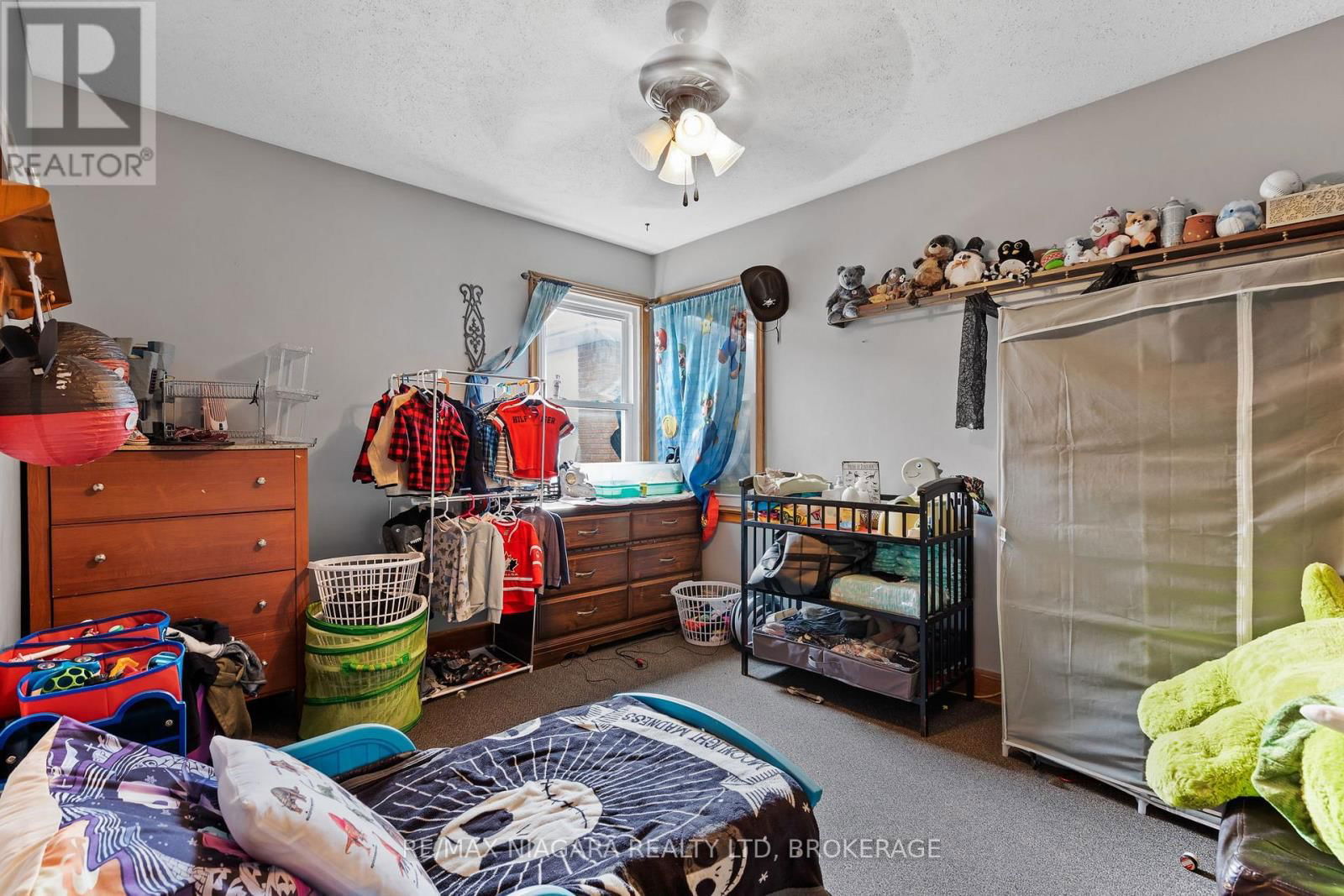 477 BELL STREET Image 17