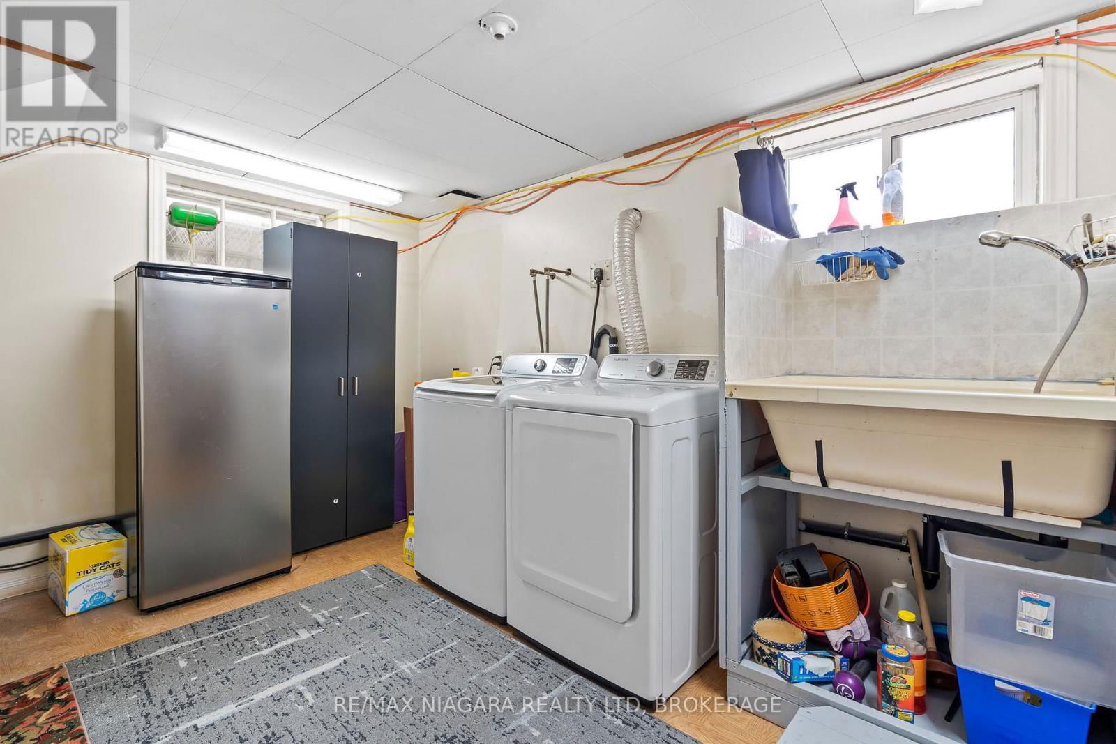 477 BELL STREET Image 18