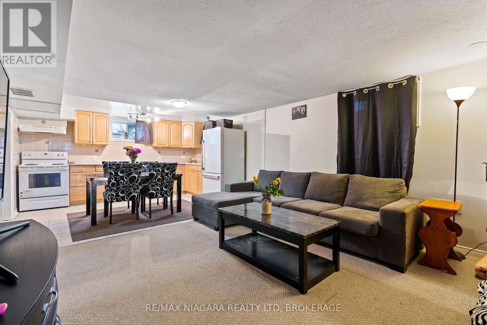 477 BELL STREET Image 19