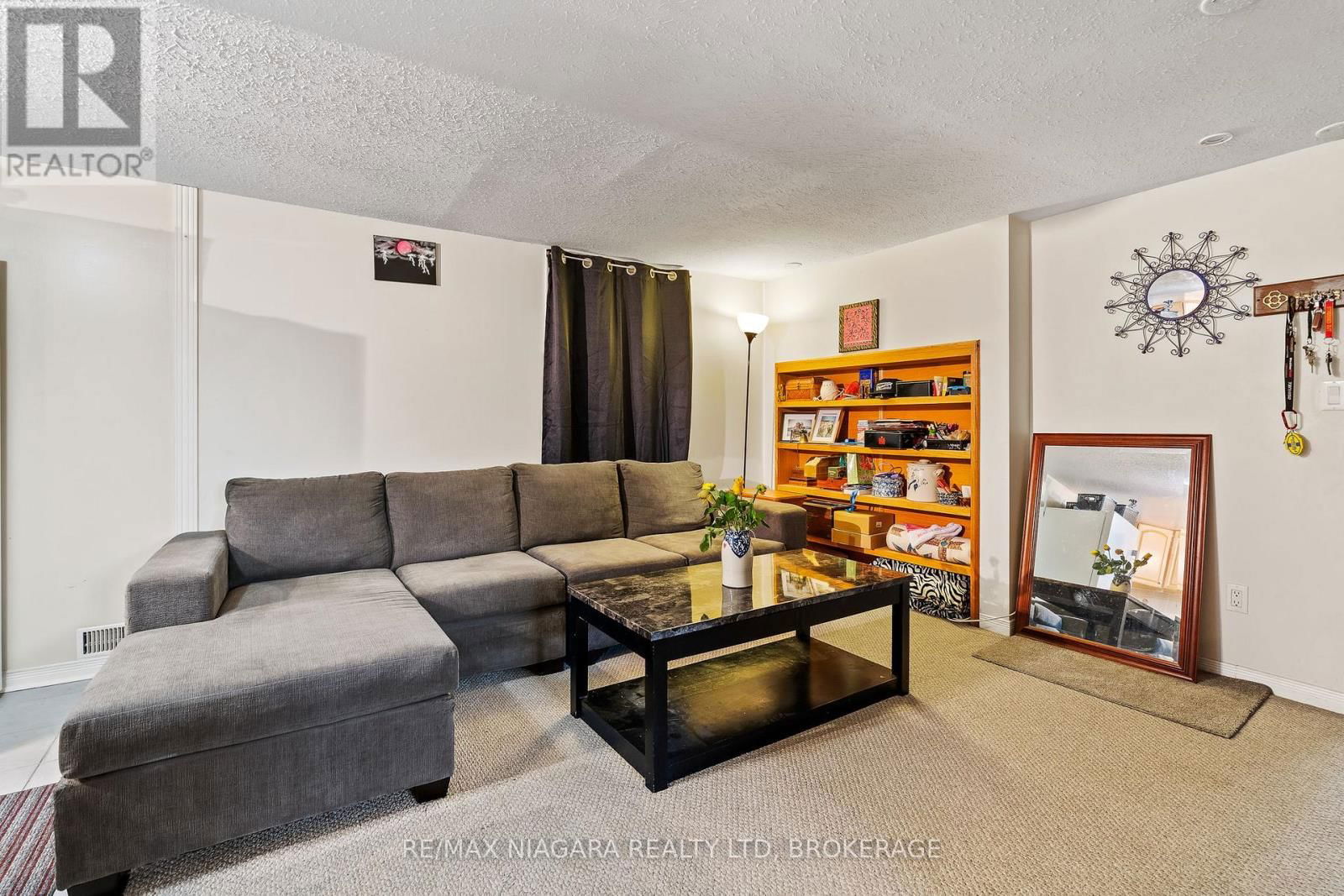 477 BELL STREET Image 20
