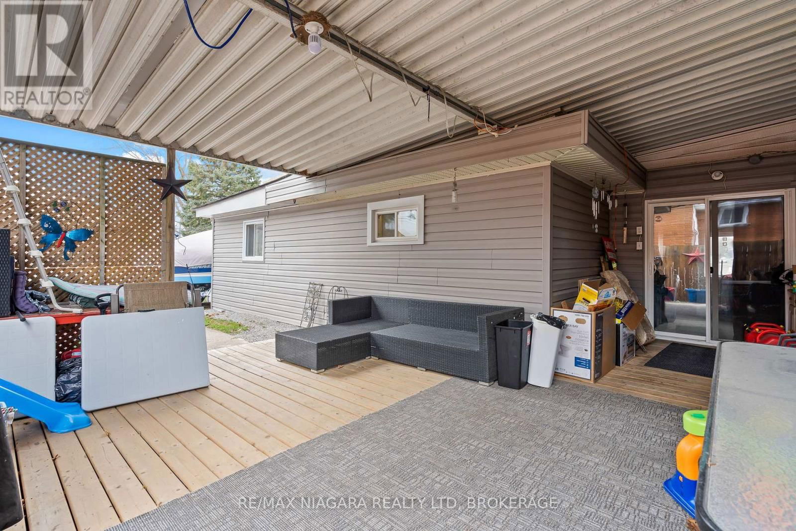 477 BELL STREET Image 27