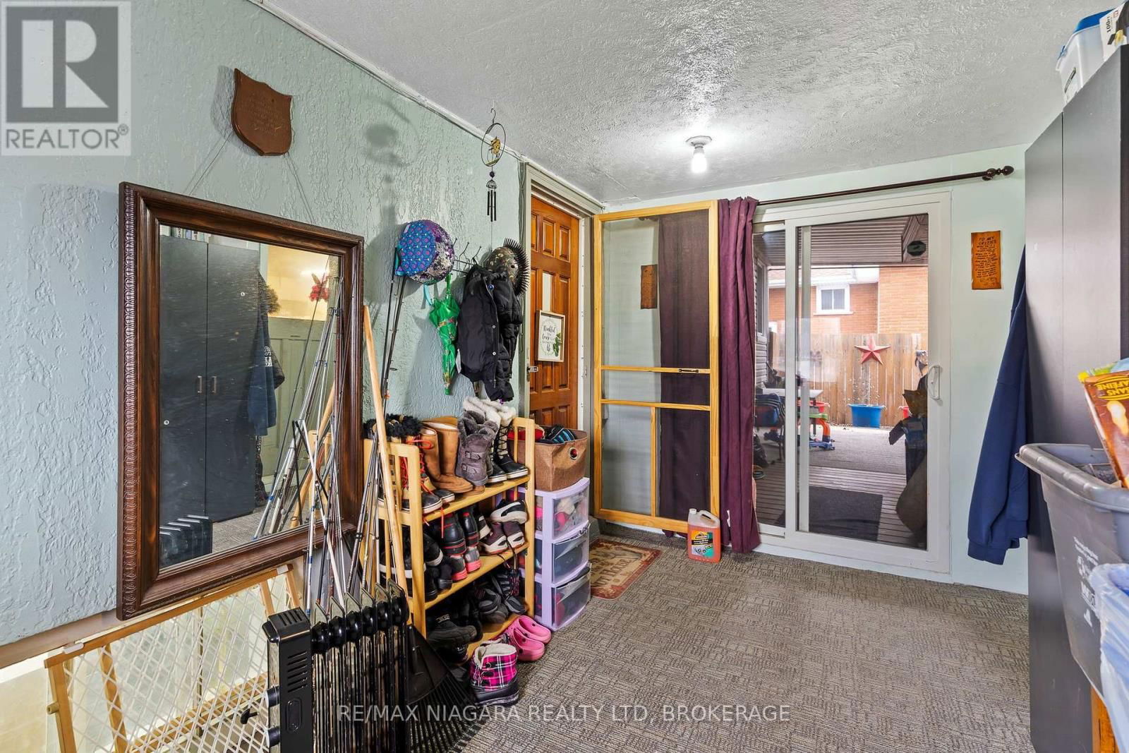 477 BELL STREET Image 30