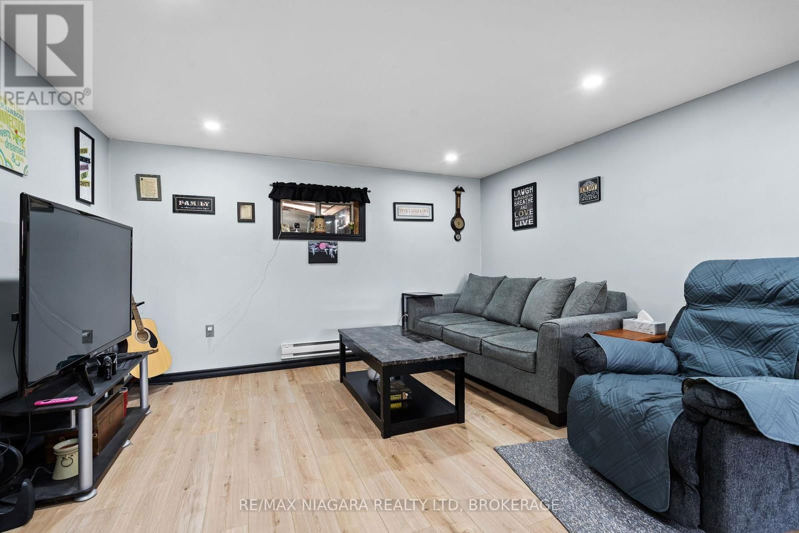 477 BELL STREET Image 35