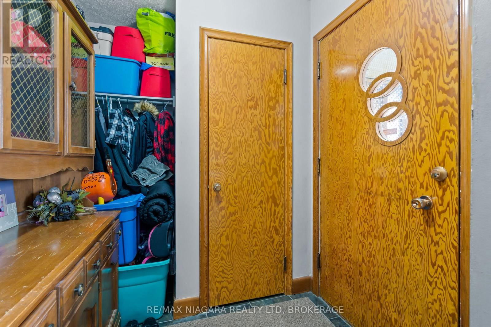 477 BELL STREET Image 8