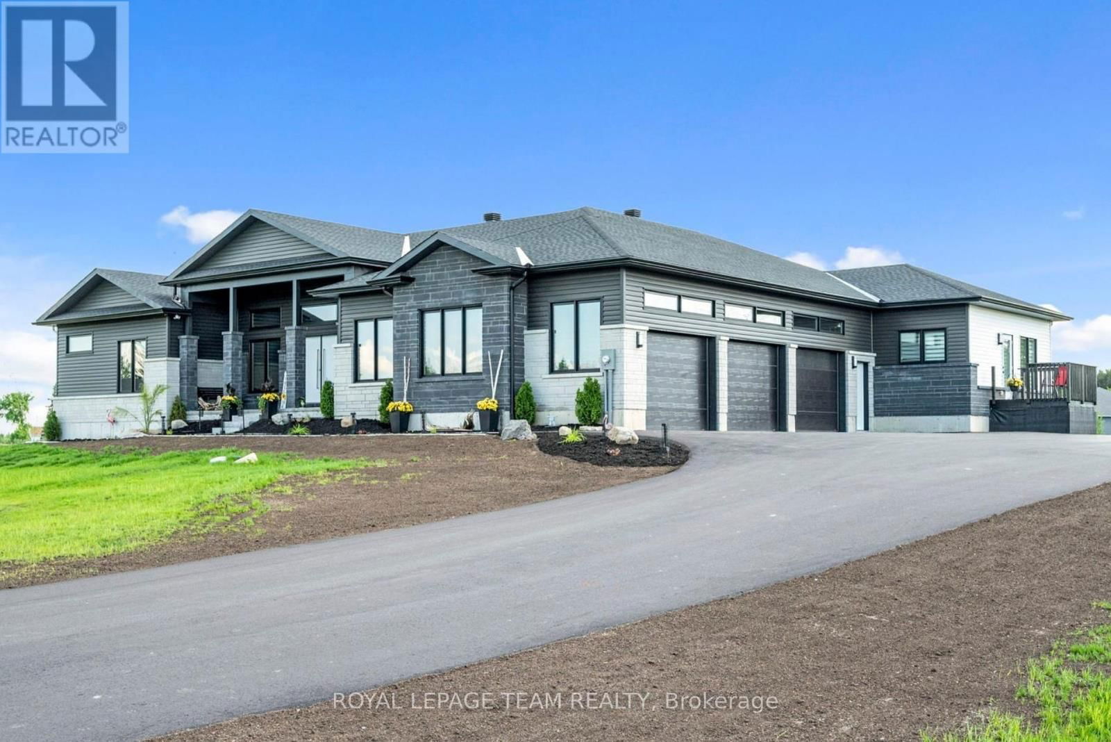 105 MAPLESTONE DRIVE Image 1
