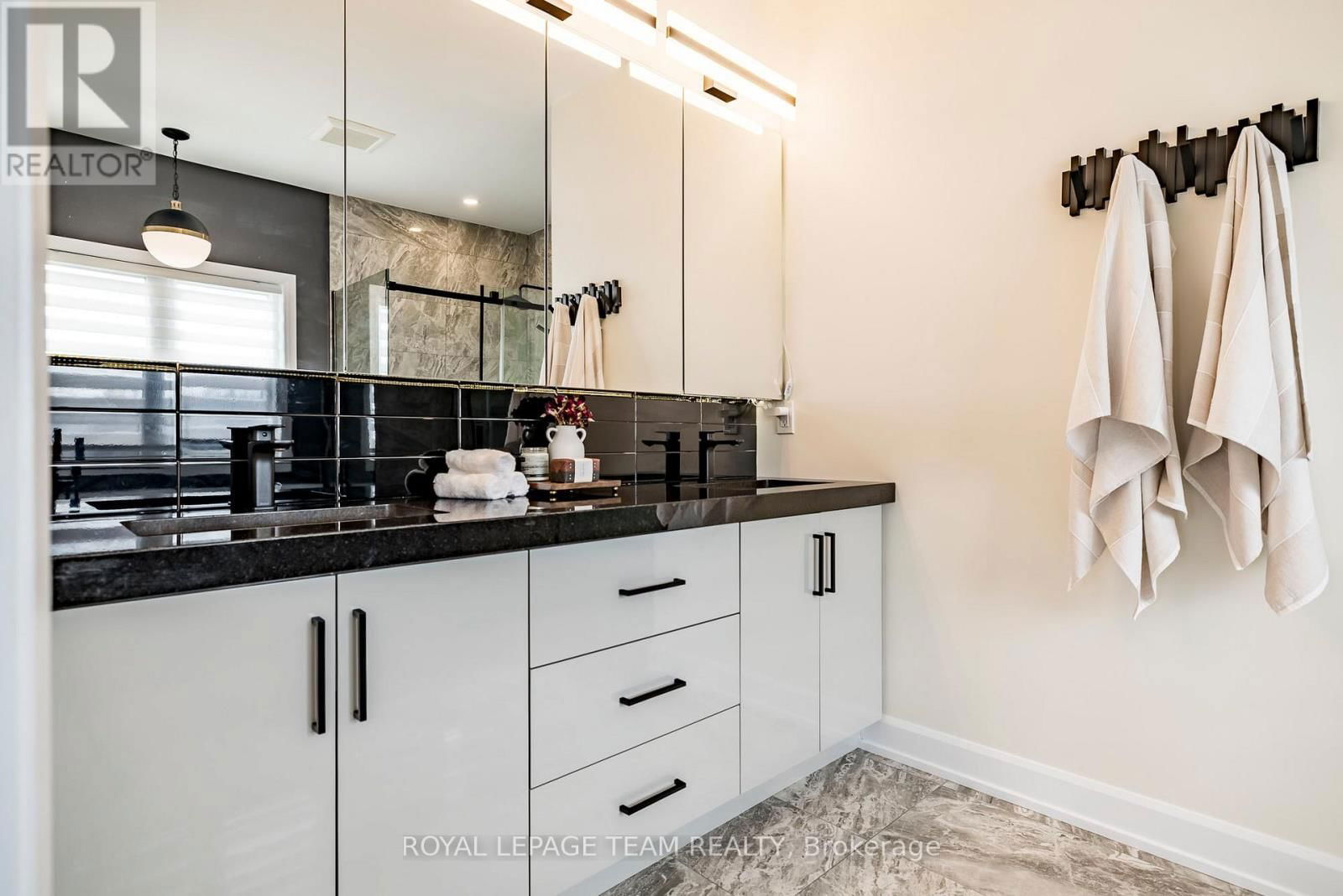 105 MAPLESTONE DRIVE Image 28