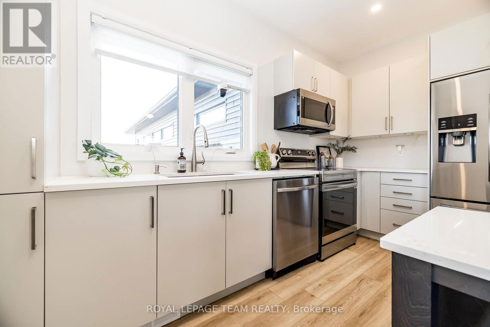 105 MAPLESTONE DRIVE Image 36