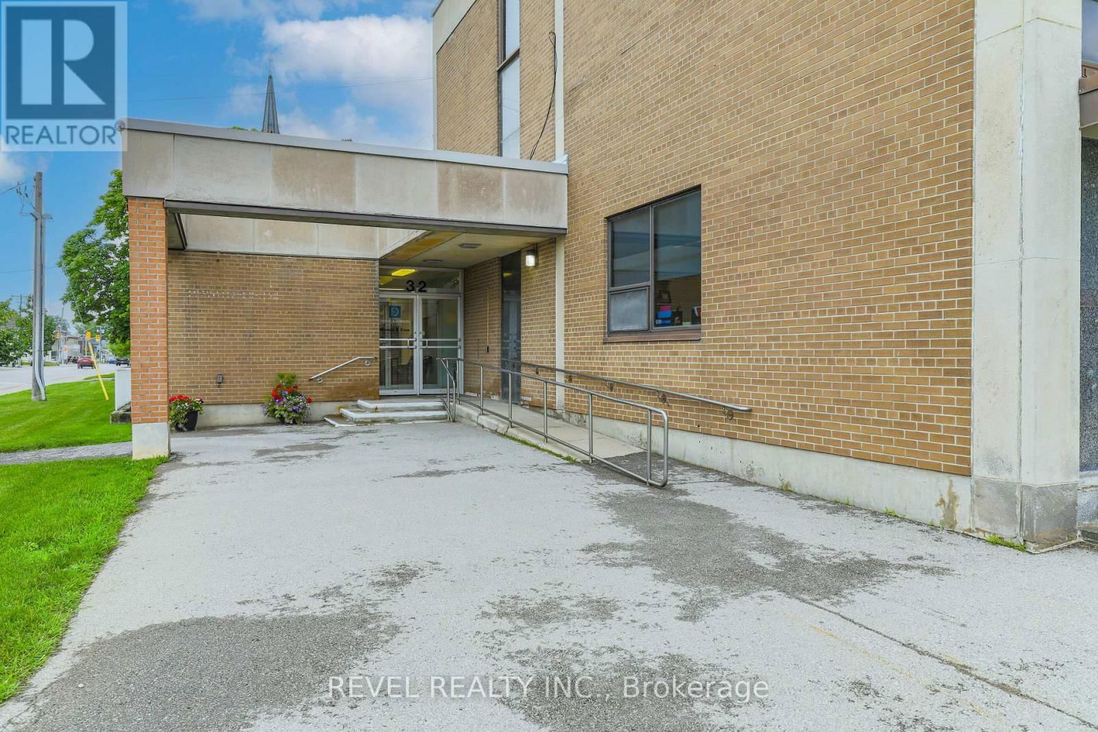 Upper 2 - 34 CAMBRIDGE STREET SOUTH Image 5